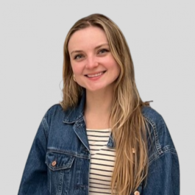 Lauren_Toman_Headshot 4